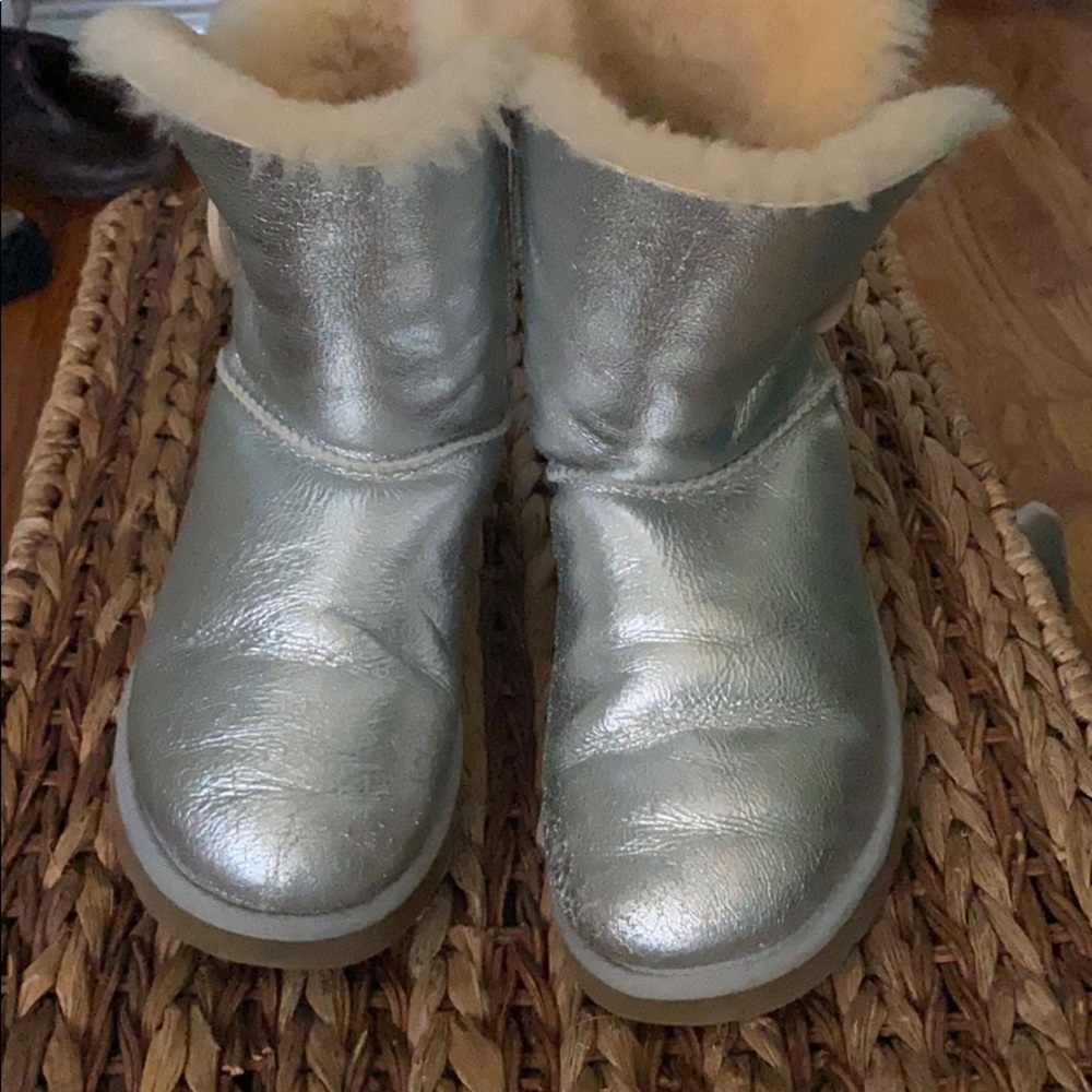 Bailey Button Classic Short Silver Uggs - image 5